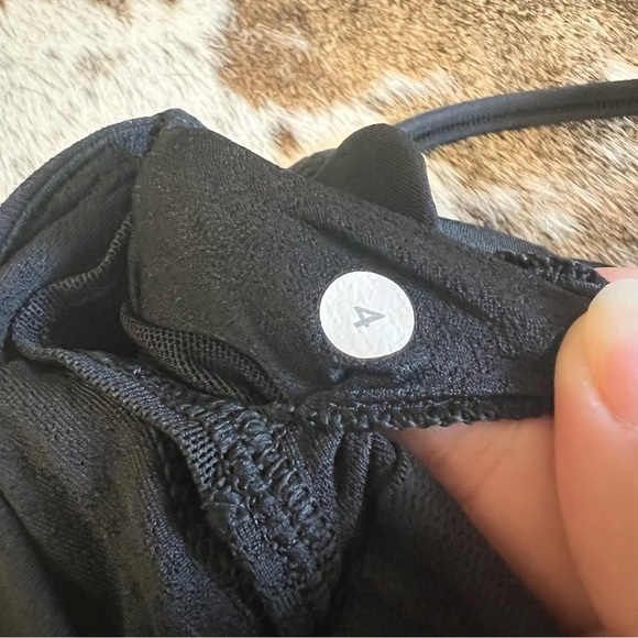 LULULEMON Dancing Warrior Black Tank Top Strappy Back Size‎ 4 - Picture 6 of 6